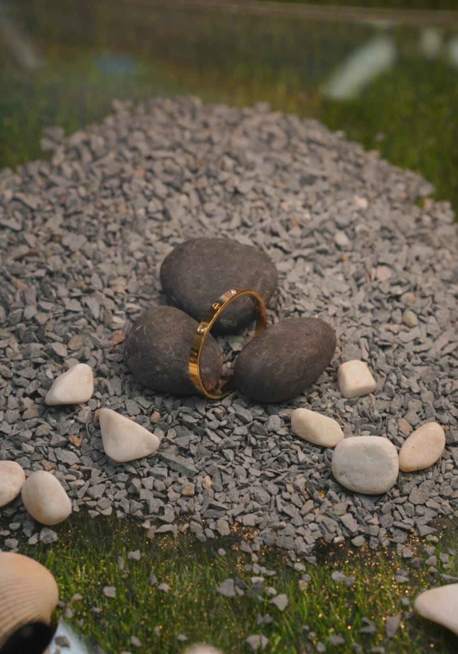 Royal Diamond Love Kada