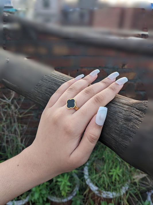 Noir Petal Ring