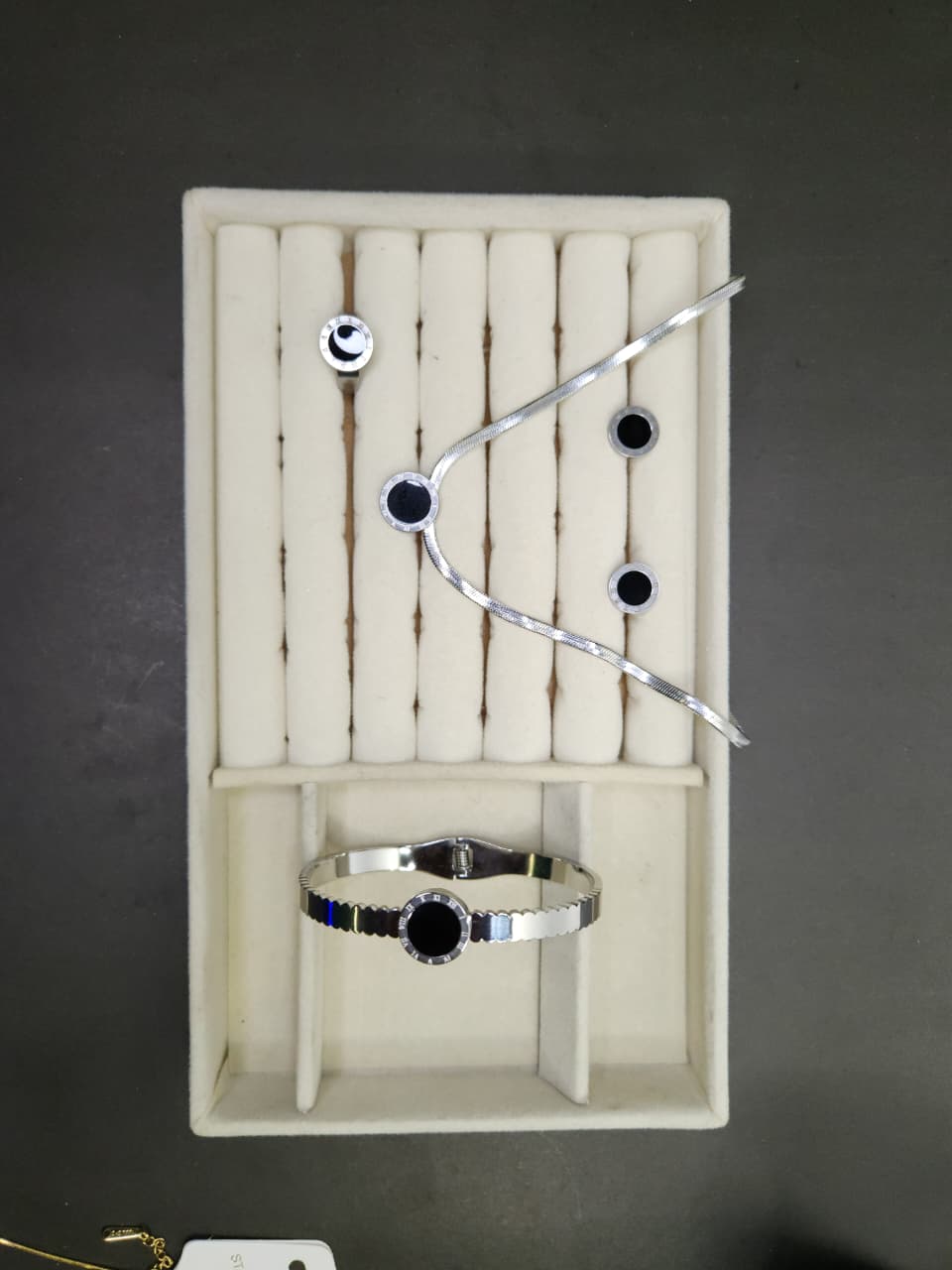 Black Clover Elegance Set