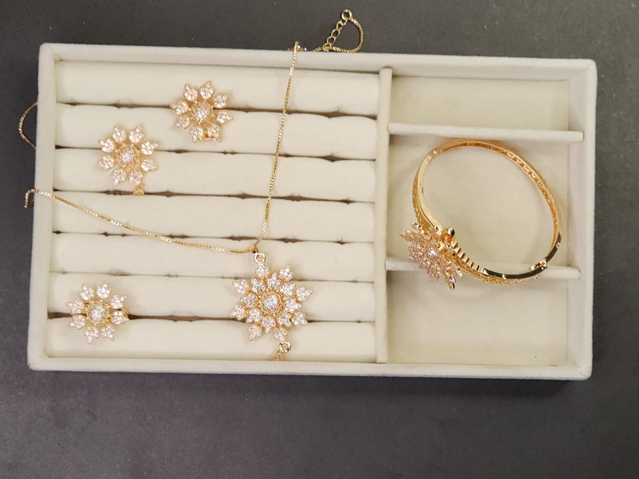 Luminous Flora Golden Set